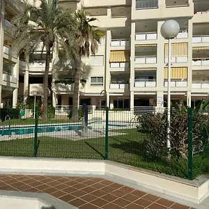 apartamento-entero-en-la-carihuela-a-50-m-de-la-playa.1costadelsol.com/